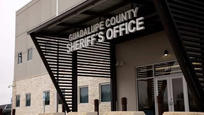 Guadalupe Co. sheriff's deputies shoot, kill man accused of menacing woman, GCSO says