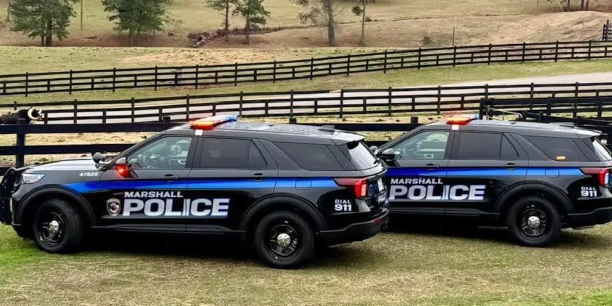 Marshall duo arrested after chase with child in car