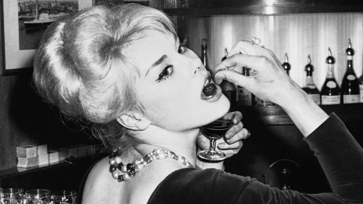 Elke Sommer, German-born actress known for 'A Shot in the Dark' and 'The Prize,' dies at 85