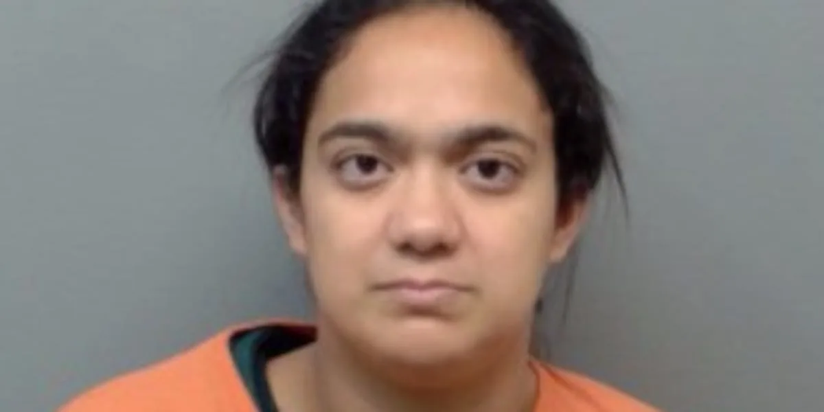 Laredo woman faces child mistreatment charges, accused of assaulting toddlers with a knife