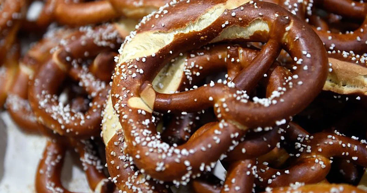 Students served pretzels covered in oven cleaner, lawsuit claims