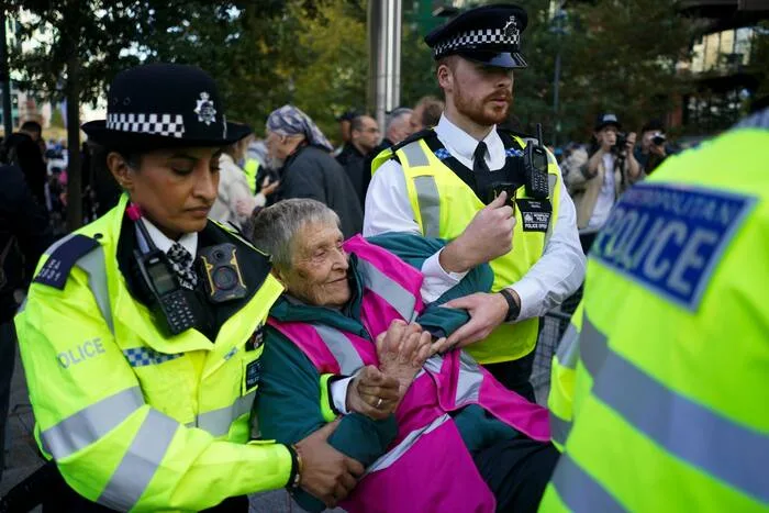 Dozens arrested outside US Embassy in London for supporting proscribed pro-Palestinian group