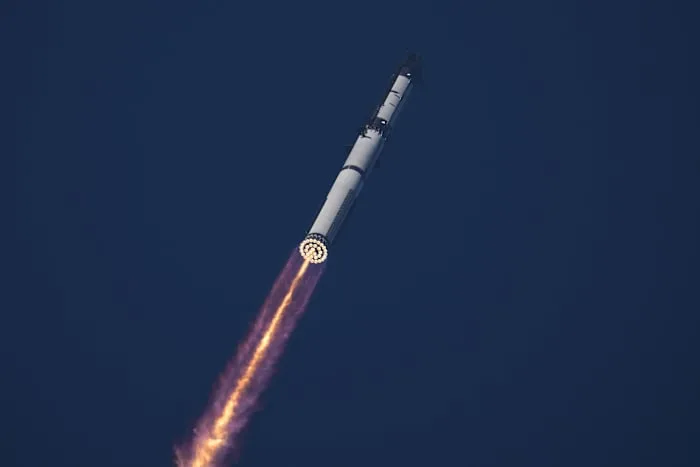 SpaceX launches Starship on another test flight, this time with the most advanced Starlinks