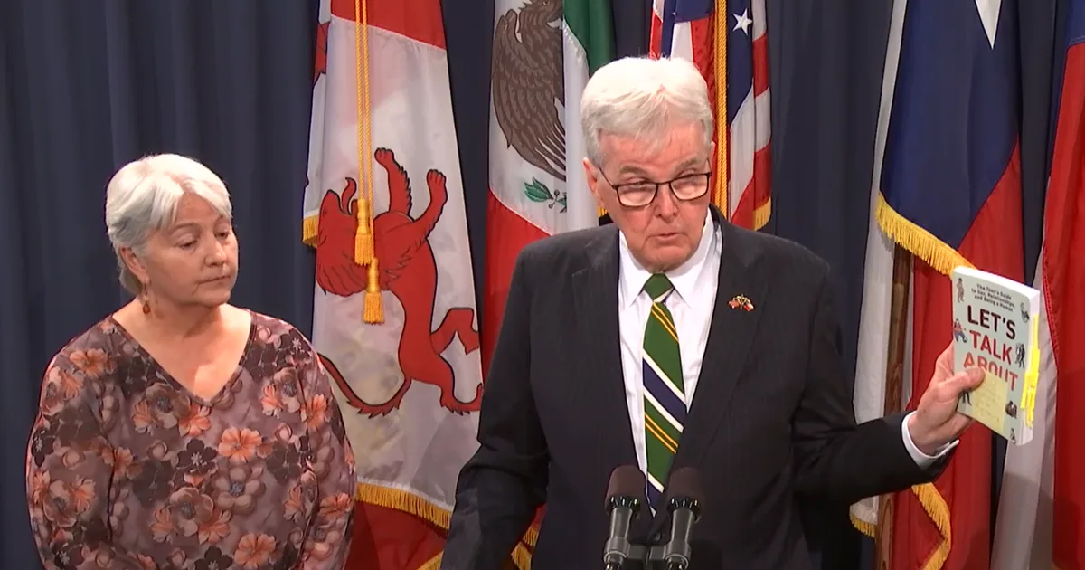 Patrick to Texas school districts: 'We're coming for your books'