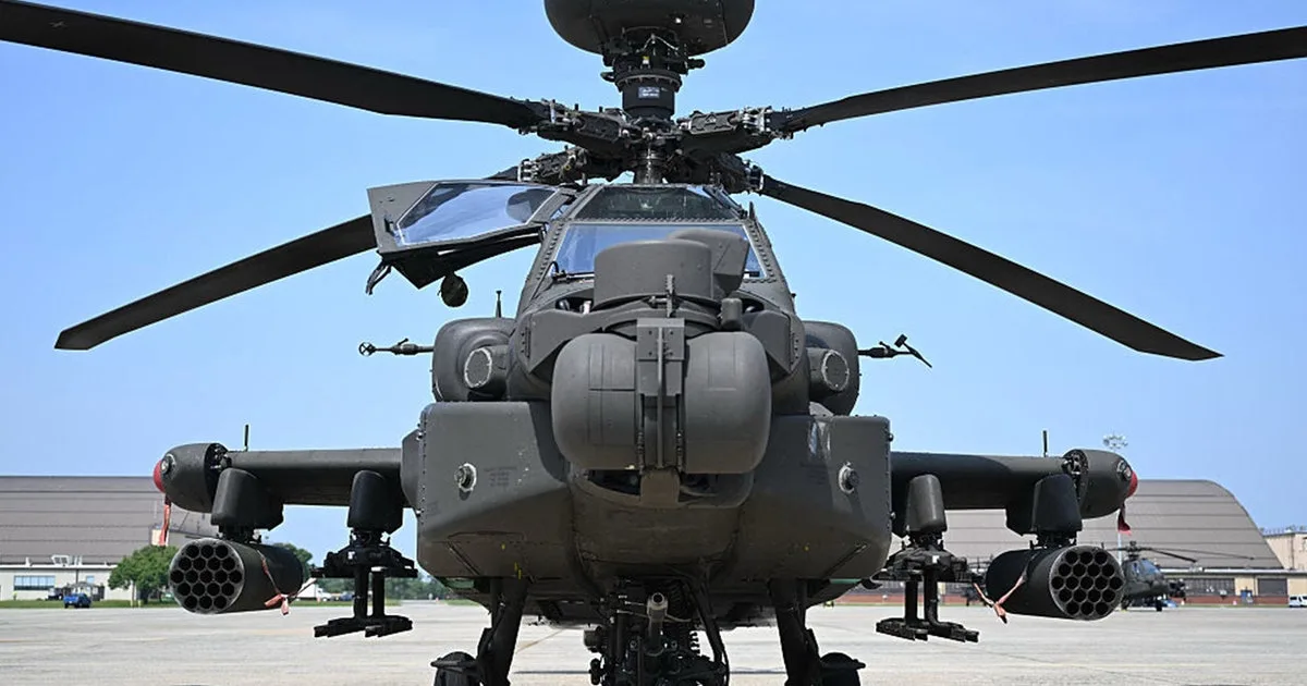 US Army temporarily halts Apache helicopter training following deadly Texas crash
