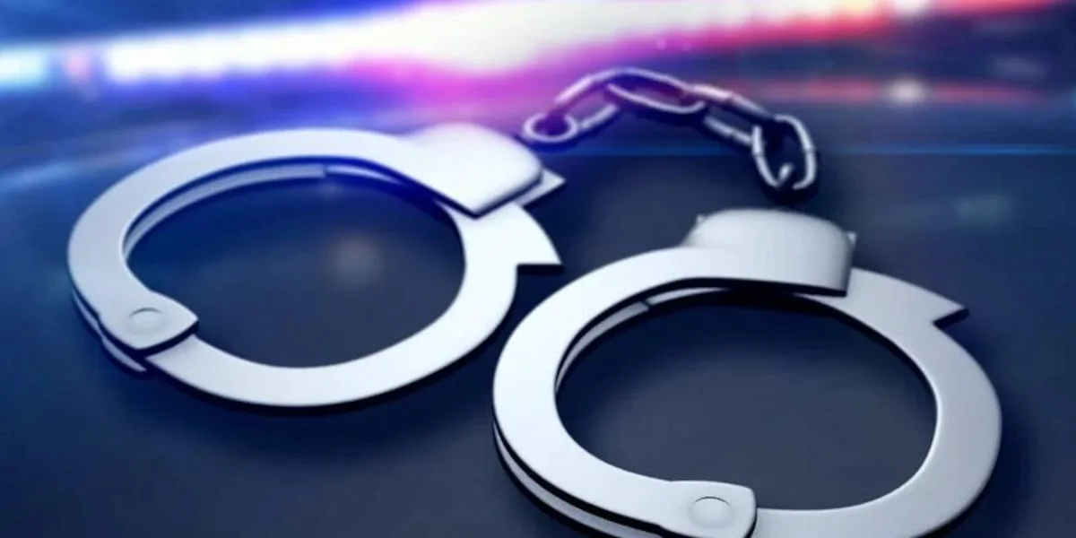 Laredo jewelry robbery ends in 2 arrests