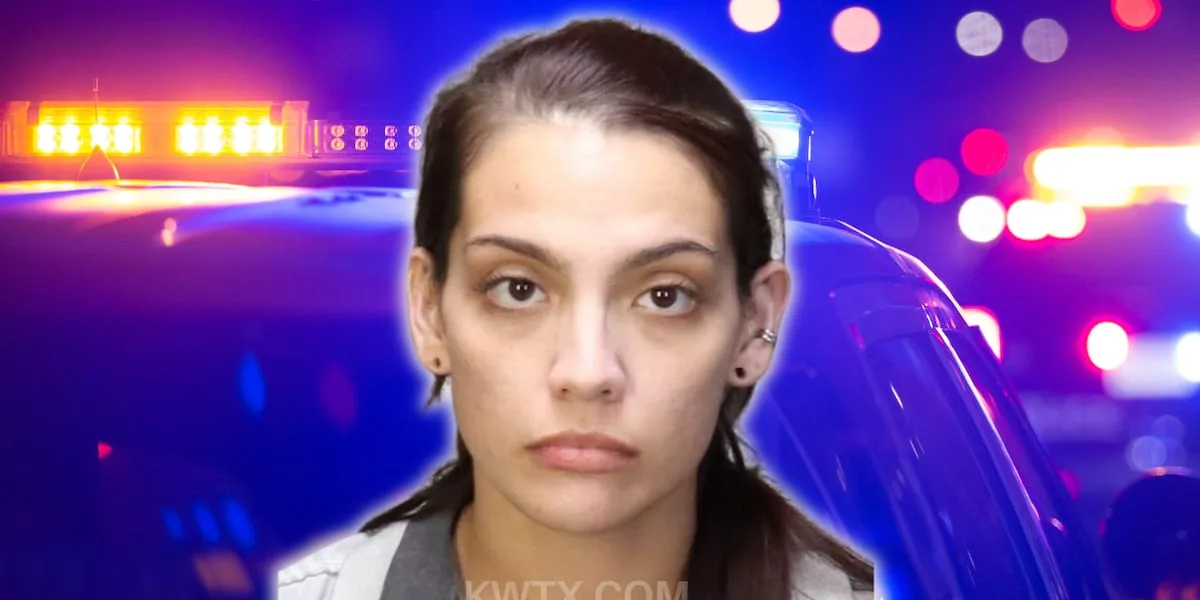 Warrant: Bellmead mom left infants alone in hot car while she exchanged coins for cash at H-E-B