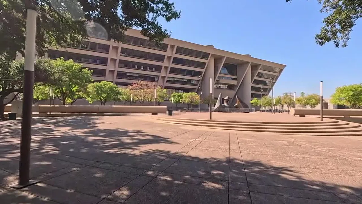 Dallas City Hall petition drive seeks May ballot vote to save iconic building