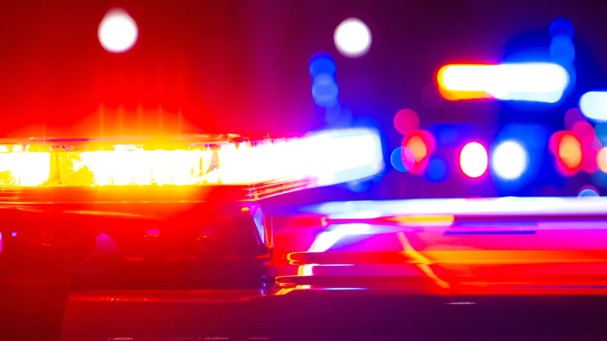 5 people spotted climbing out of manhole in New York City; no arrests
