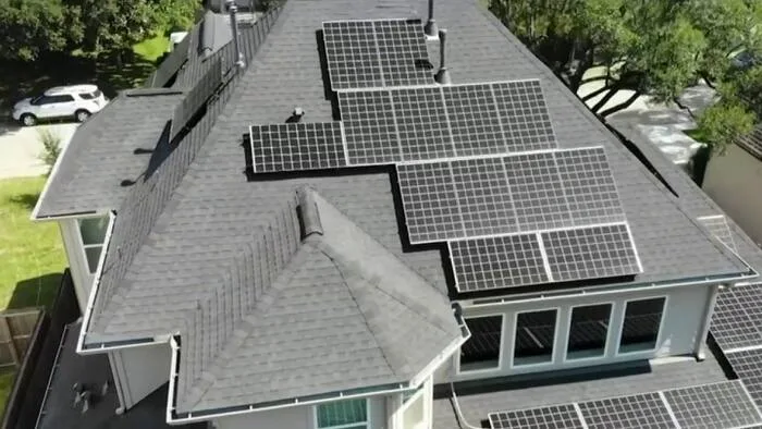 Solar panel promises turn into costly problems for Texas homeowners. Who's responsible?
