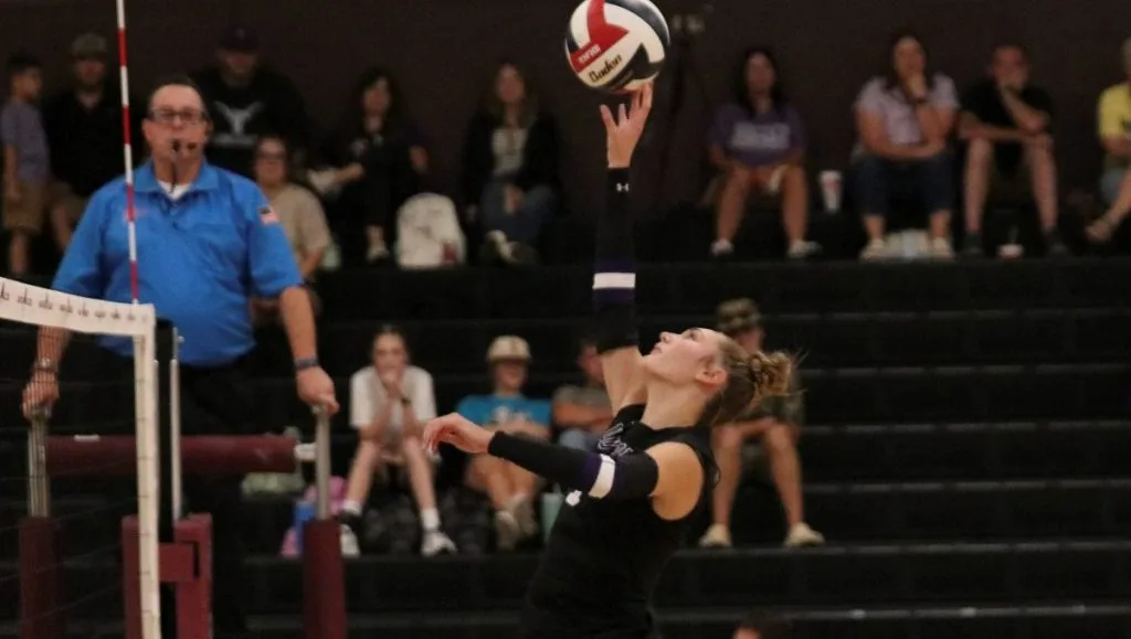 Lady Horns stay perfect, defeat Bronte, Junction at Brady tournament