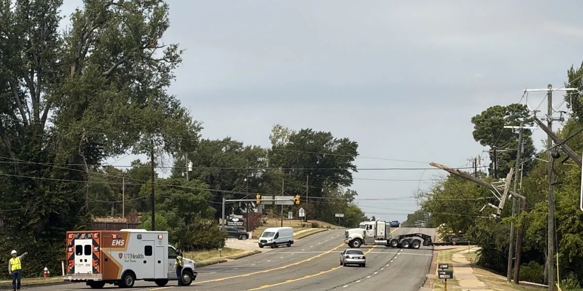 TRAFFIC ALERT: Portion of Highway 64 West in Tyler closed after tractor-trailer downs power lines