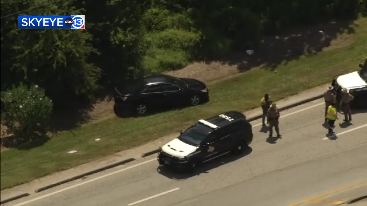 Man starts chase with DPS trooper after driving in wrong direction near Highway 288, authorities say