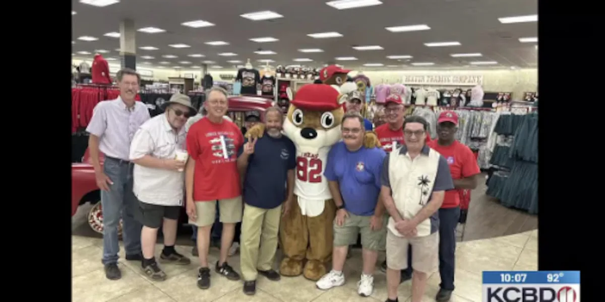 More than 1,000 Mustangs depart Lubbock for Route 66 drive