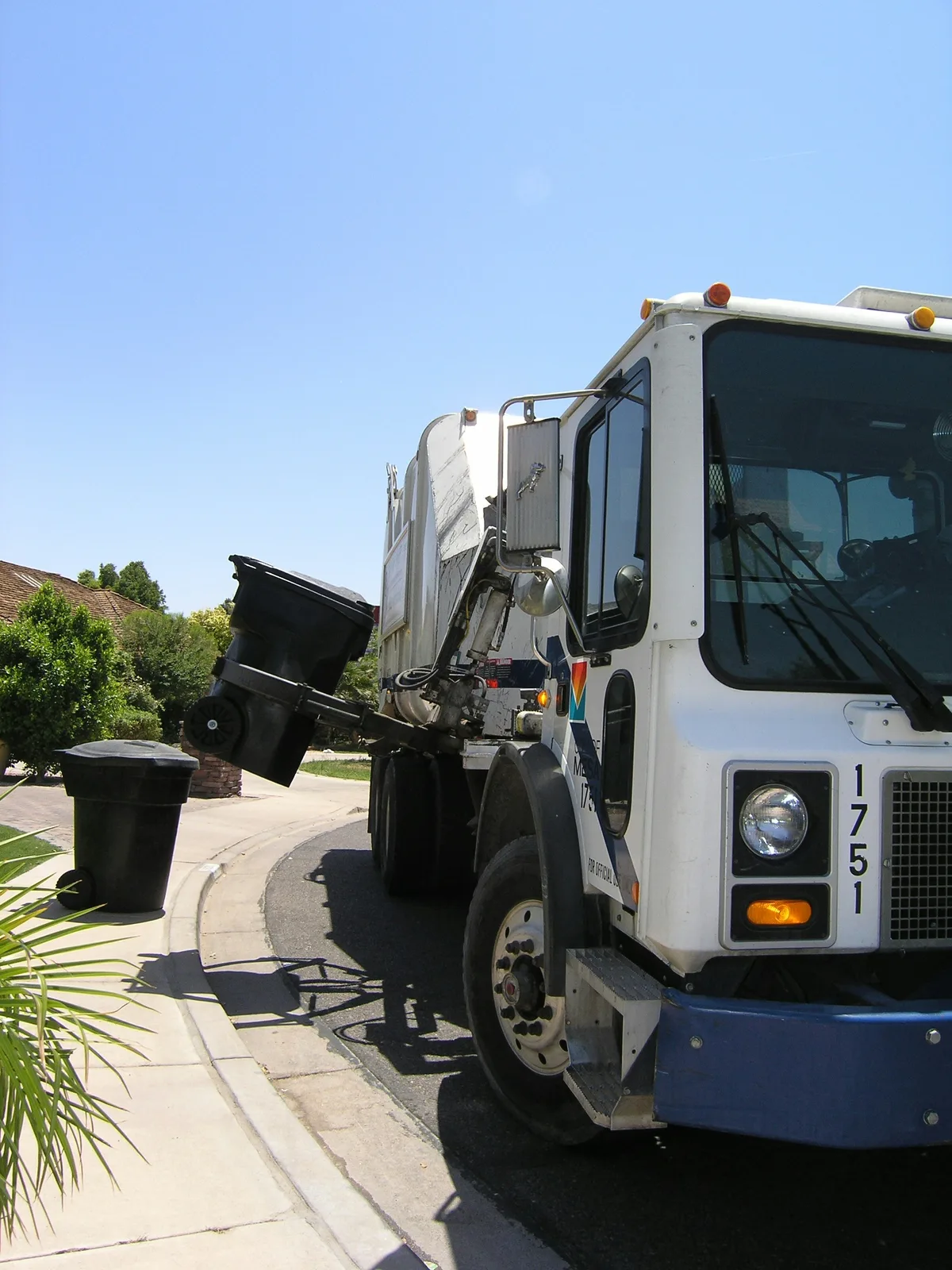 AI-powered trash truck cameras in Dallas capture 20,000 images, yield low citations