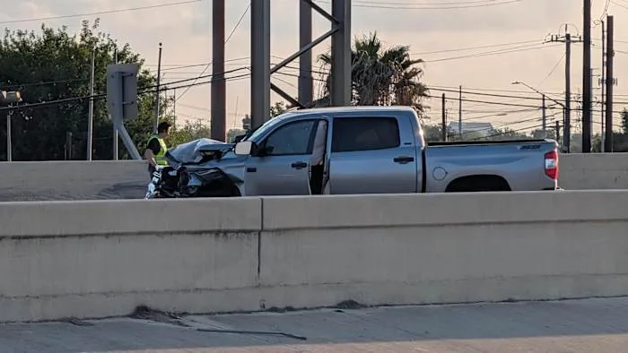 Man died at hospital after Interstate 10 crash on North Side, SAPD says
