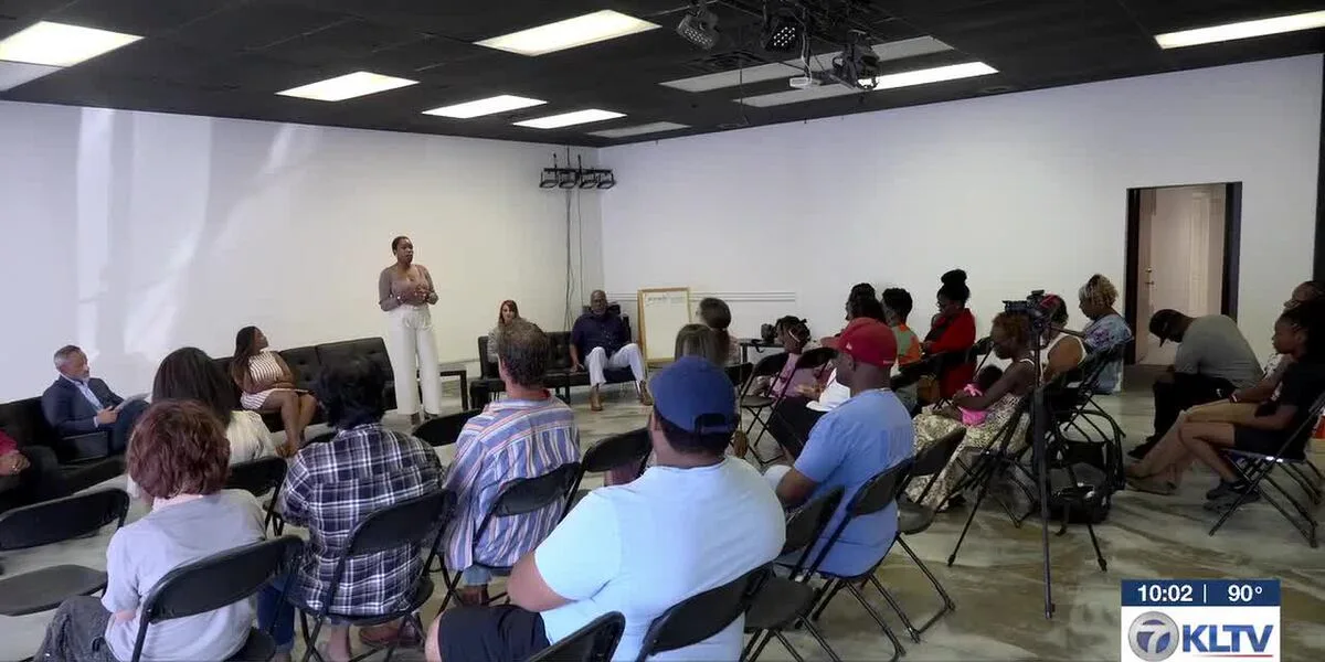 Tyler mayor, citizens gather for town hall addressing gun violence