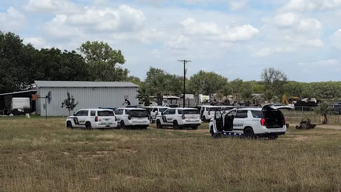 7 people detained at suspected chop shop in Von Ormy, BCSO says