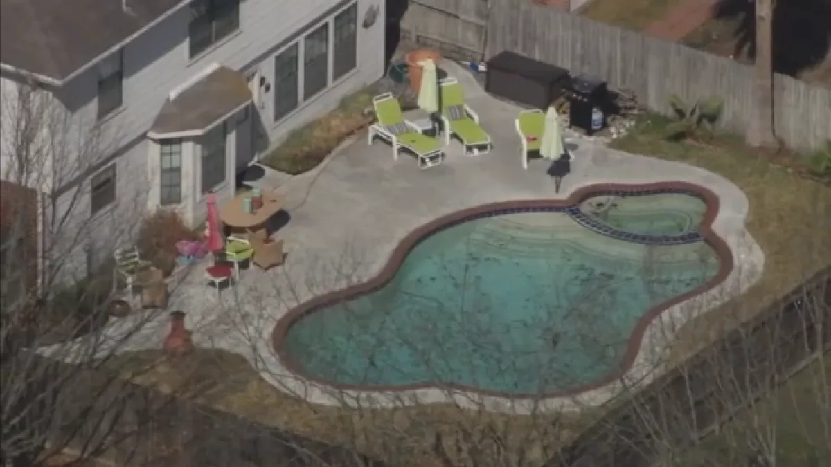 State report reveals prior drug allegation involving mother before 2 young sisters drowned