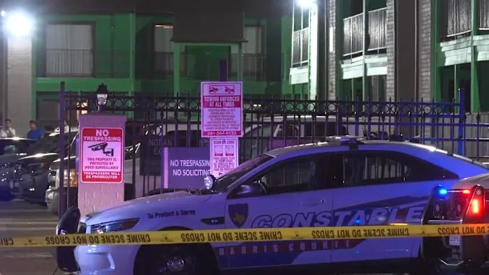 Deputies investigate teen's death after gunfire reported at northwest Houston apartment complex
