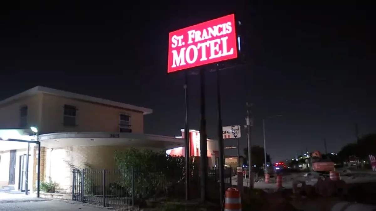 Maintenance worker shot multiple times after telling group of people to leave Houston motel: HPD