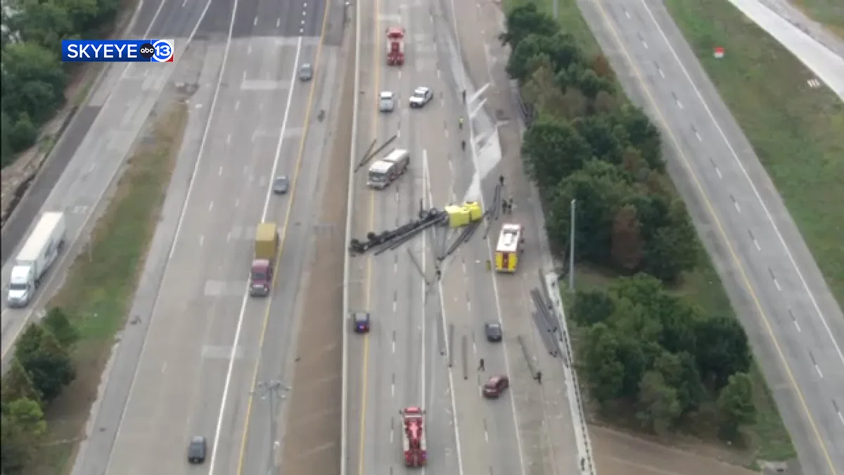 18-wheeler loses load, pipes spread across SH-225 at I-610 exit ramp, images show