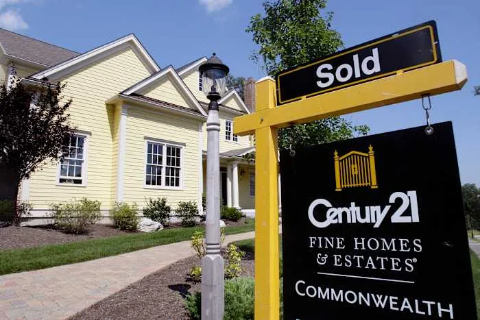 Average rate on a 30-year mortgage climbs to highest level in 13 months