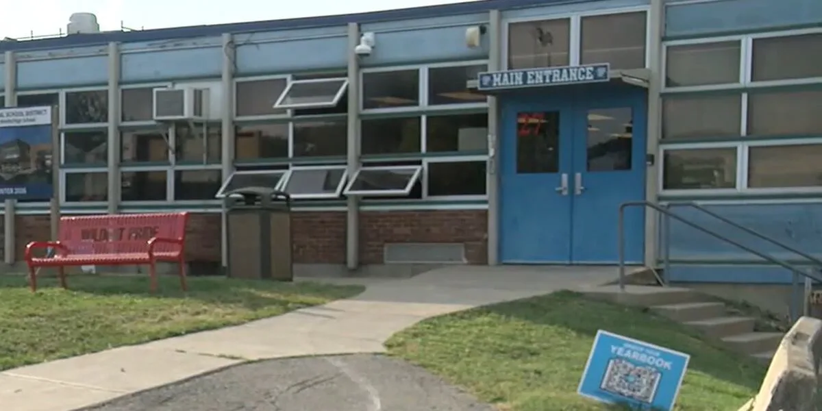 Students walk out of school when classrooms hit 91 degrees: 'There has to be something done'