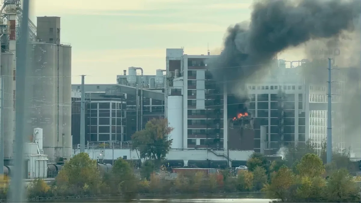 Explosion and fire erupt at Quaker Oats plant in Cedar Rapids, Iowa; no injuries