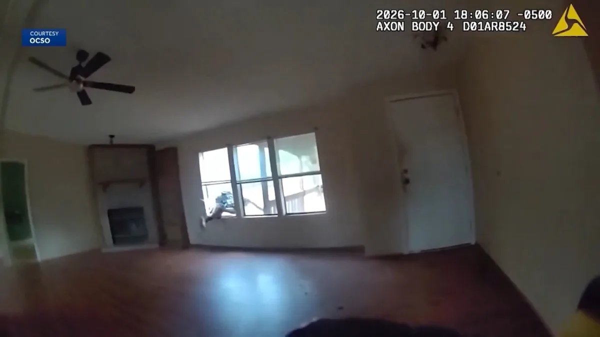 Body camera video shows suspect smashing through window to evade deputy in Oklahoma