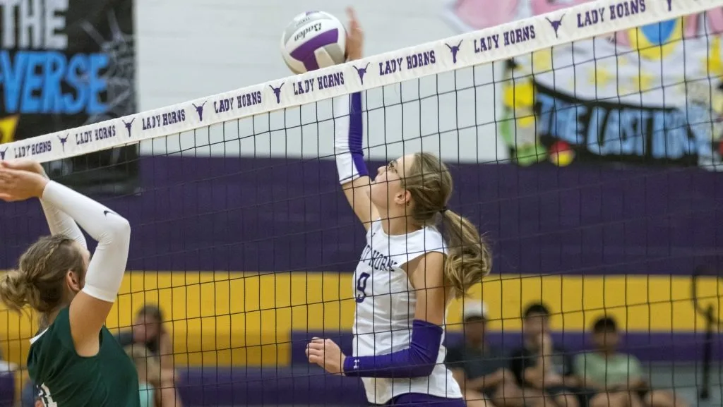 Lady Horns stretch win streak to 13 with straight-set sweep of Cornerstone Christian