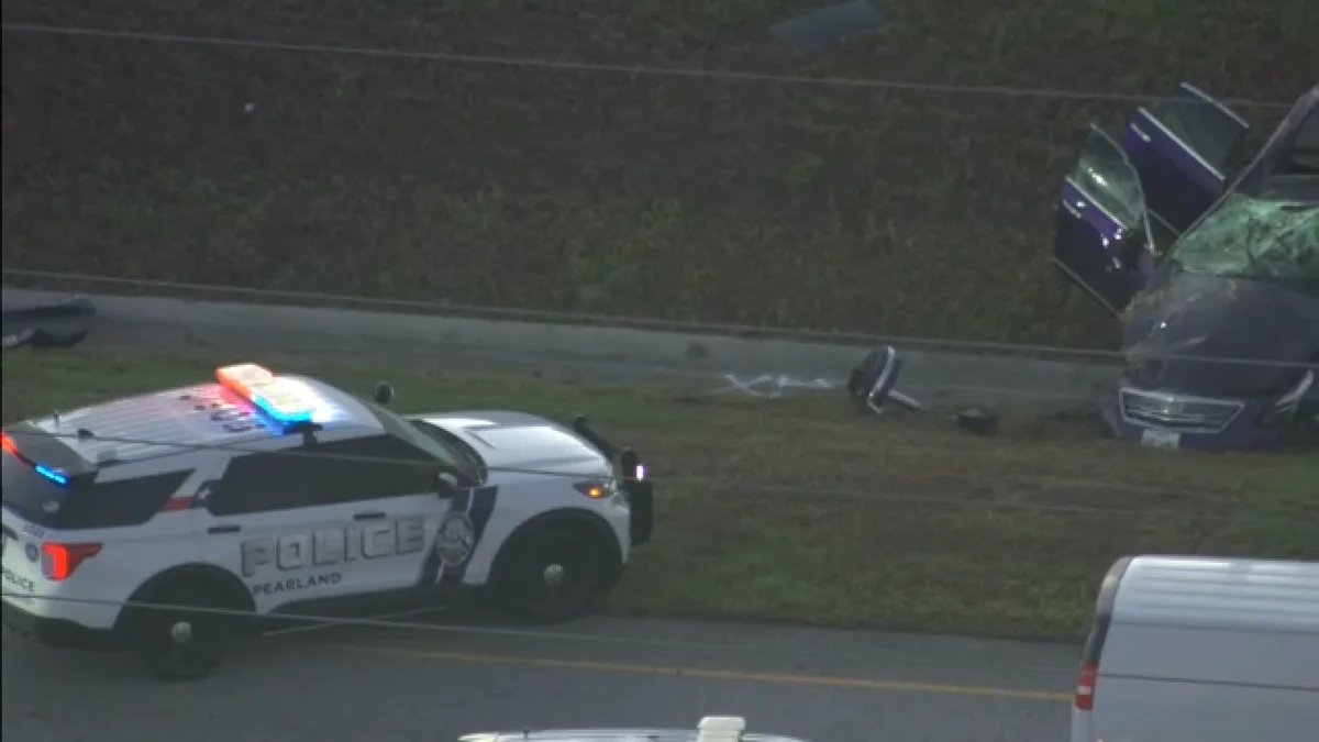 Person killed in single-car crash on Highway 288 outbound near Beltway 8, Pearland PD says