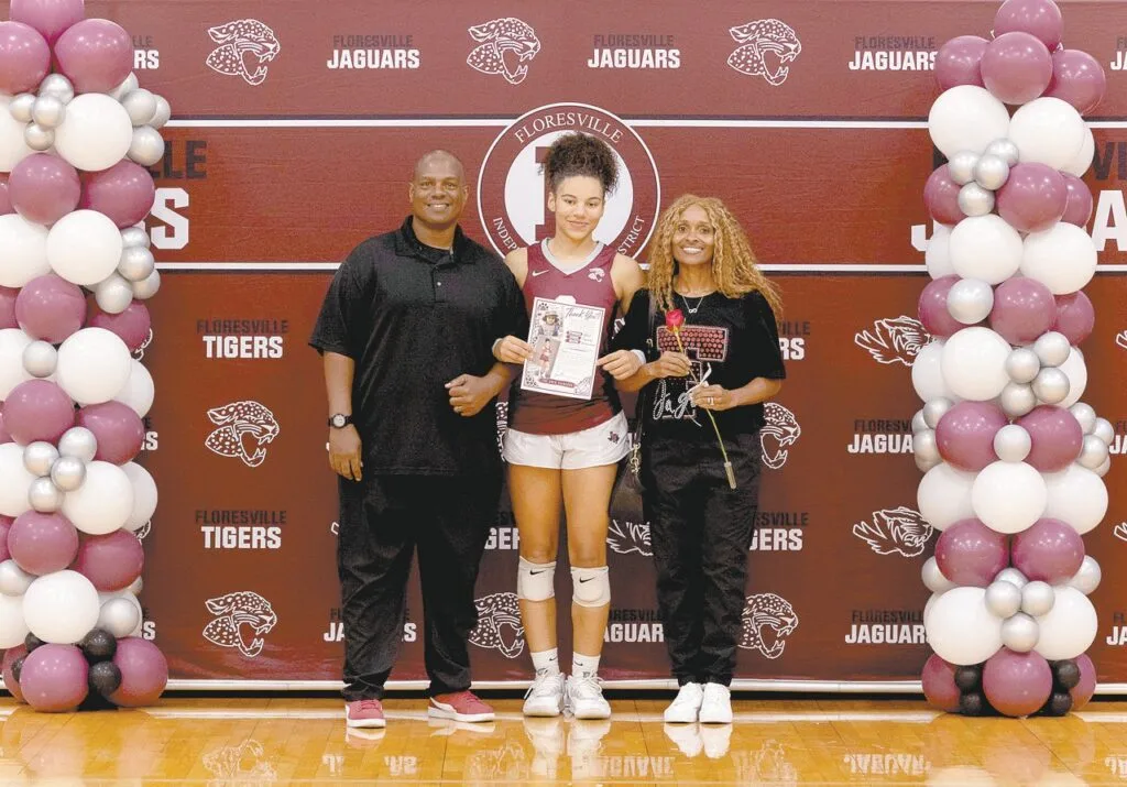 JAGUARS CELEBRATE PARENTS' NIGHT