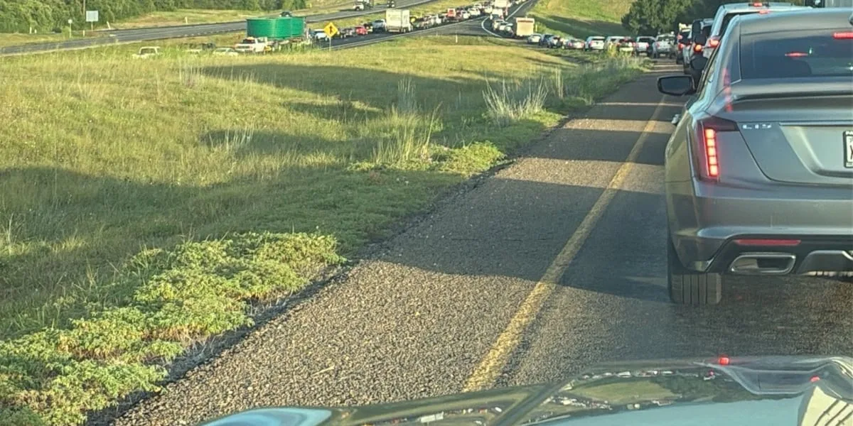Drivers facing Monday morning delays on Highway 6 just north of Navasota