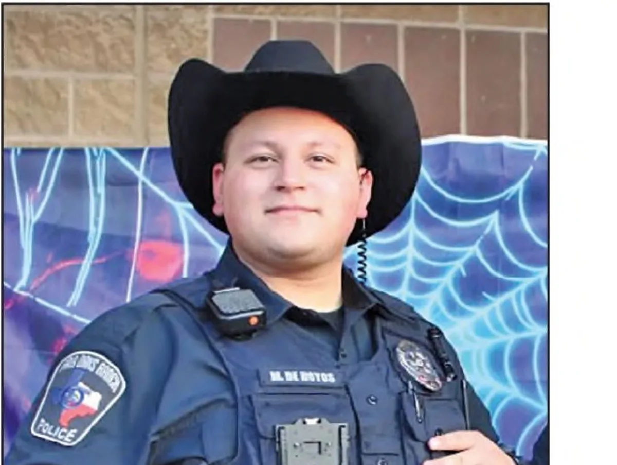 Fair Oaks Ranch officer honored for saving a life