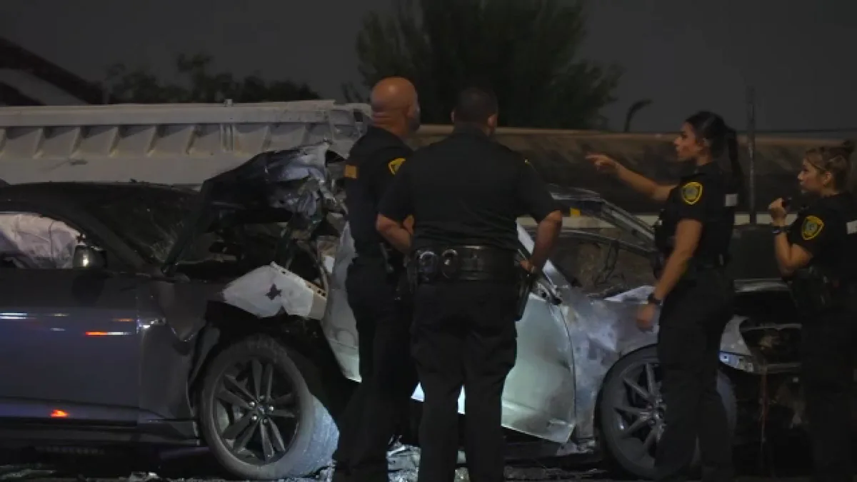 20-year-old driver showed signs of intoxication after deadly crash on Southwest Freeway, HPD says