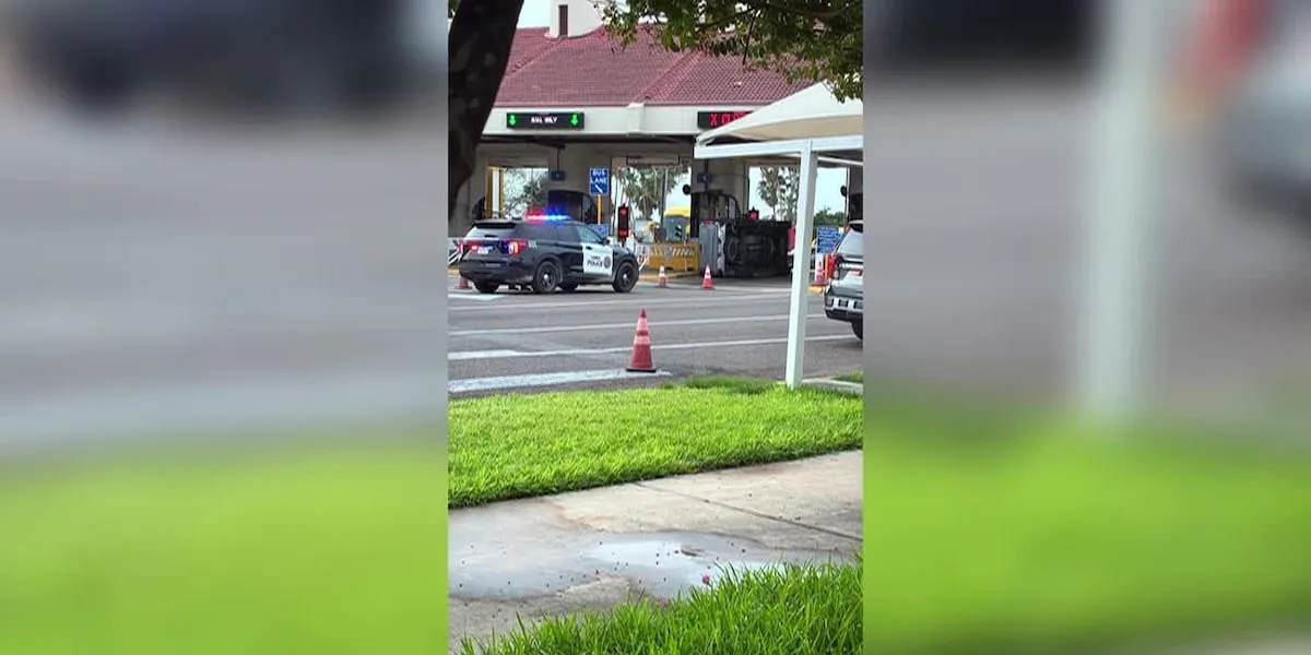 Two juveniles detained after stolen truck rolls over at Laredo bridge
