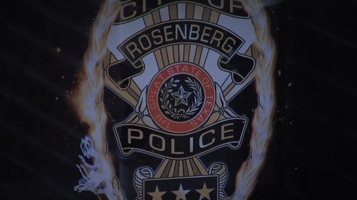 2 jugging suspects accused of following victim, taking thousands of dollars, leading chase: PD