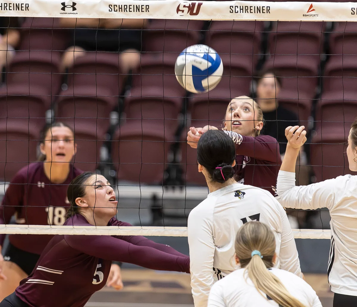 Southwestern sweeps Schreiner volleyball for fourth straight loss