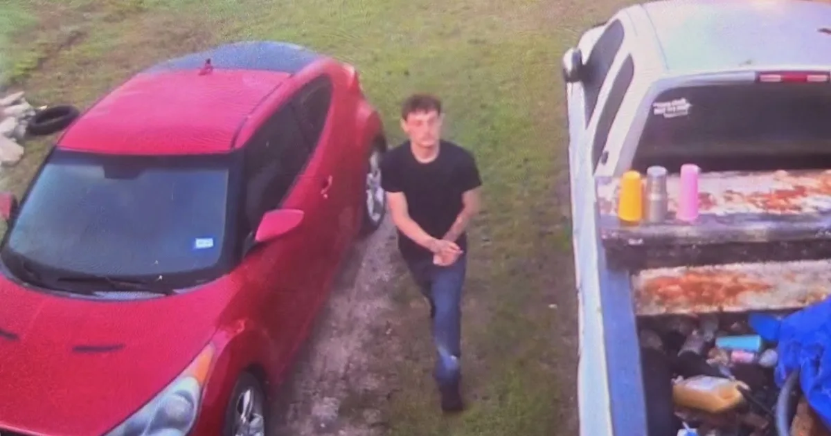 Person of interest wanted after 2 shot near Weatherford, sheriff's office says