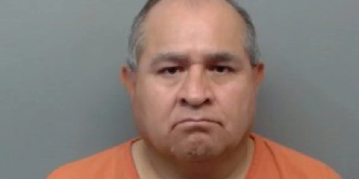 Off-duty customs agent charged with assault in Laredo