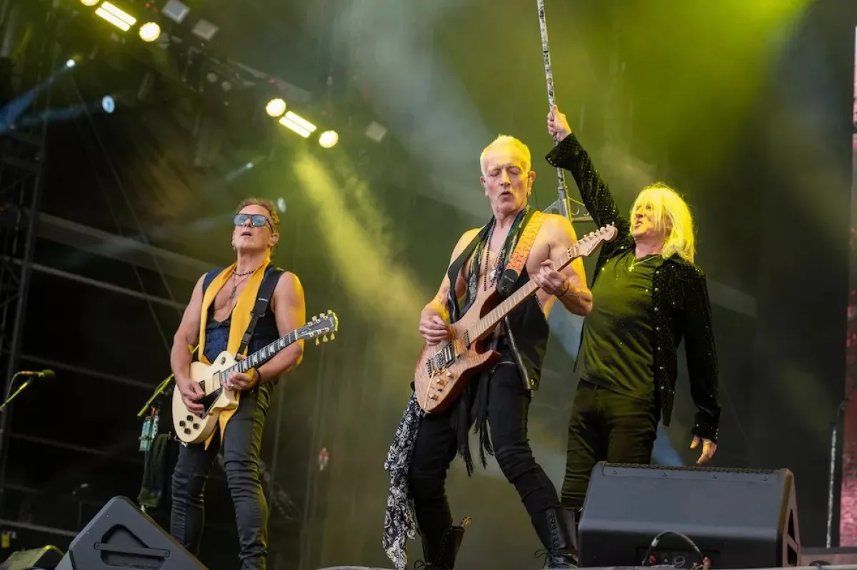 Def Leppard and Goo Goo Dolls will take latest tour to San Antonio next summer