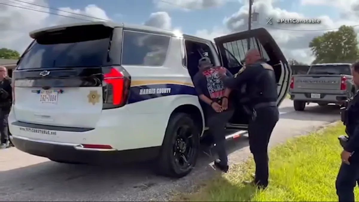 Man arrested for minor solicitation after bragging about exposing himself to Amazon drivers: Pct. 1