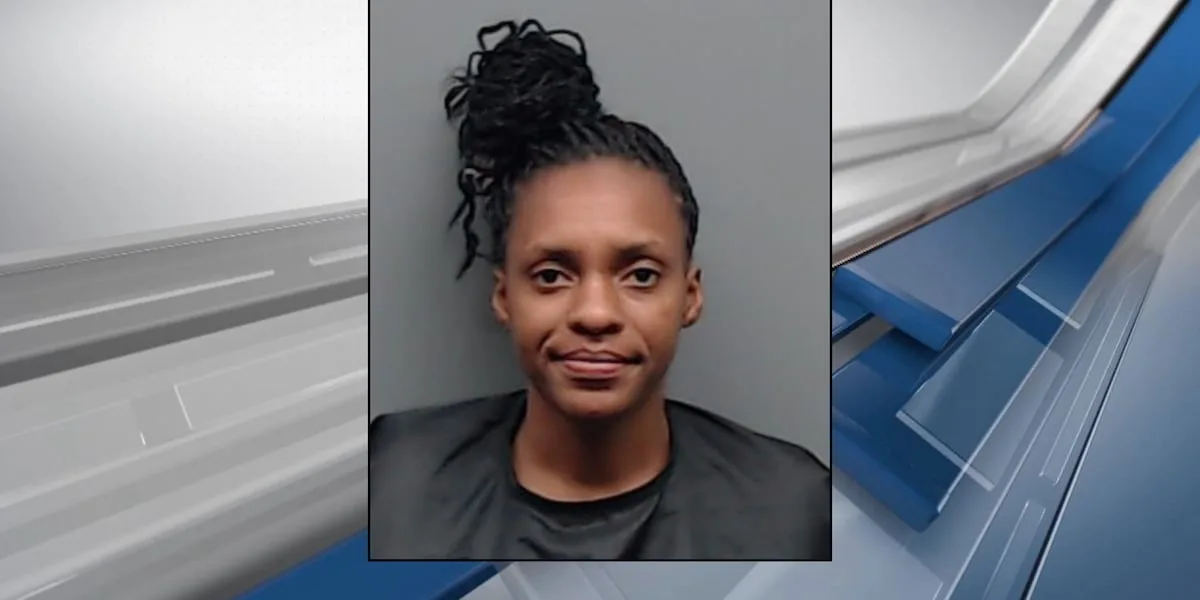 Longview woman accused of attempting to ram vehicle into wall on Interstate 20
