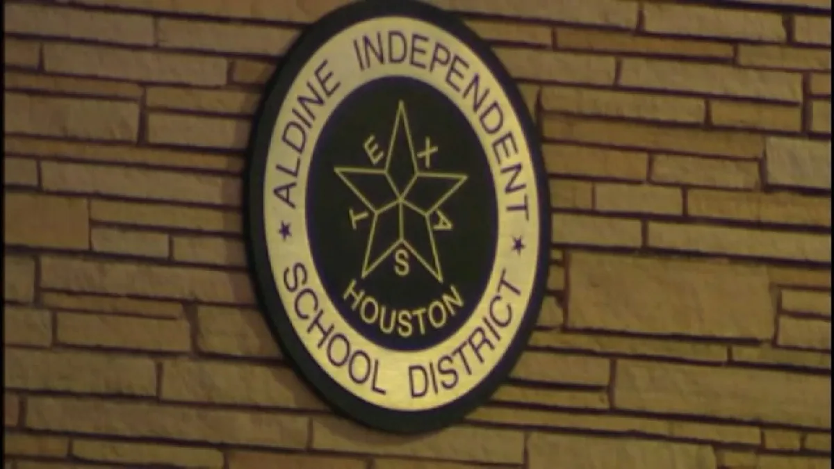 Davis High School student dies after experiencing medical emergency during gym class: AISD