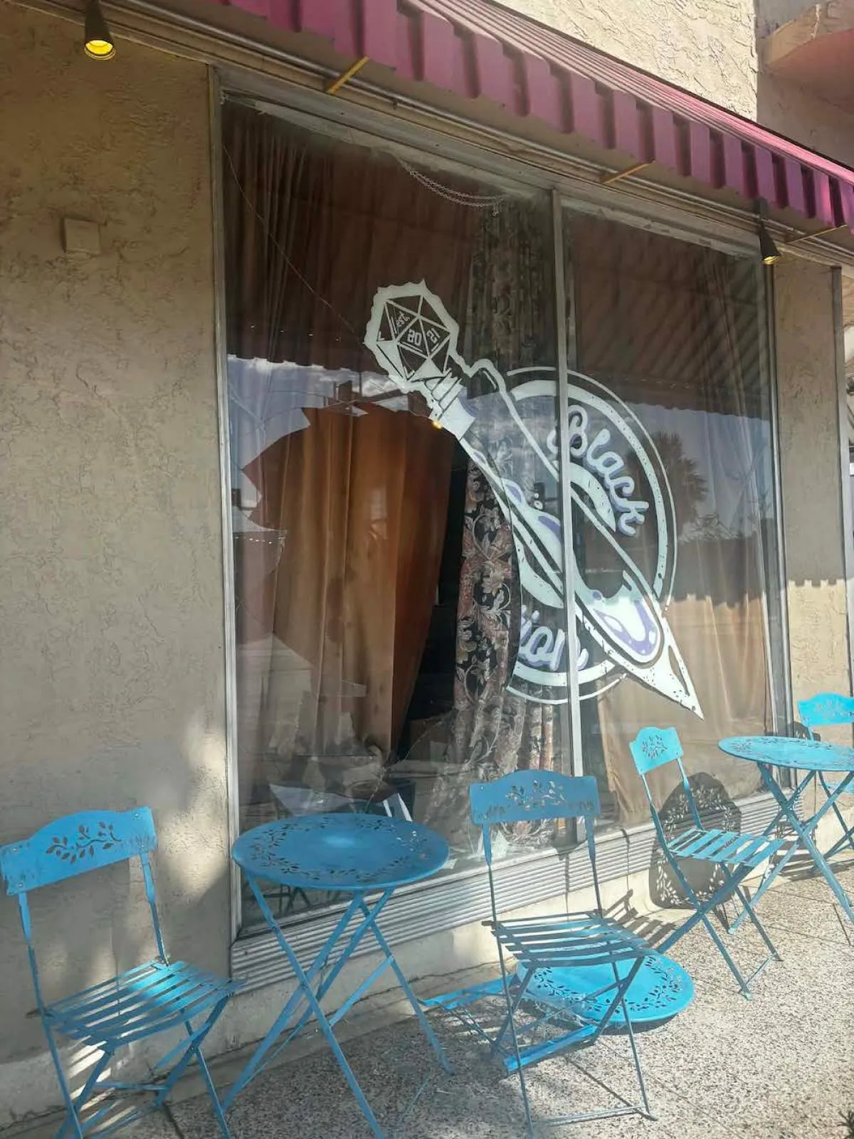 Man walked through San Antonio's Deco District Sunday, throwing objects through store windows, business owners say