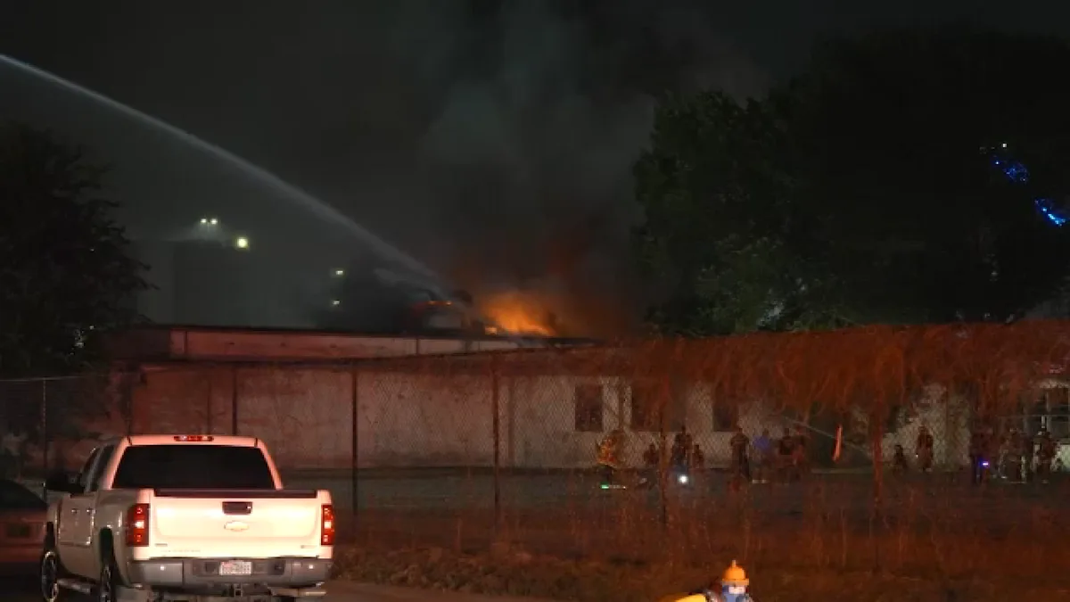 Crews battled abandoned building fire at former Houston school, HFD says