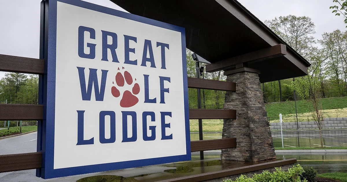 Mother accused of stabbing husband, 3-year-old son to death at Great Wolf Lodge