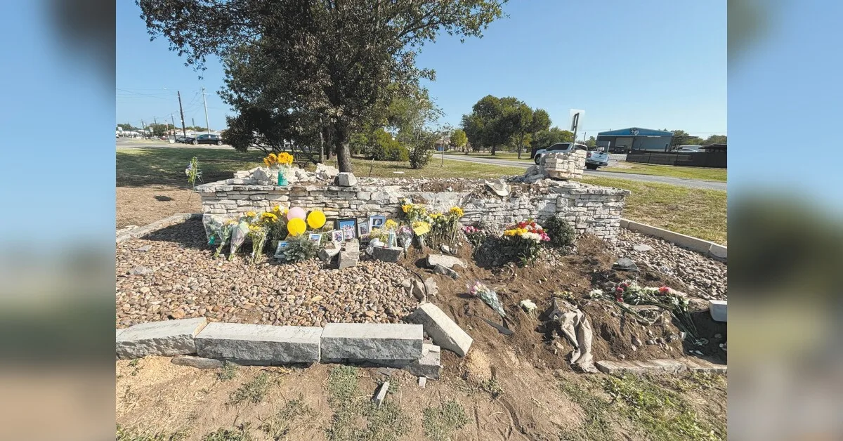 La Vernia student dies in Sunday crash
