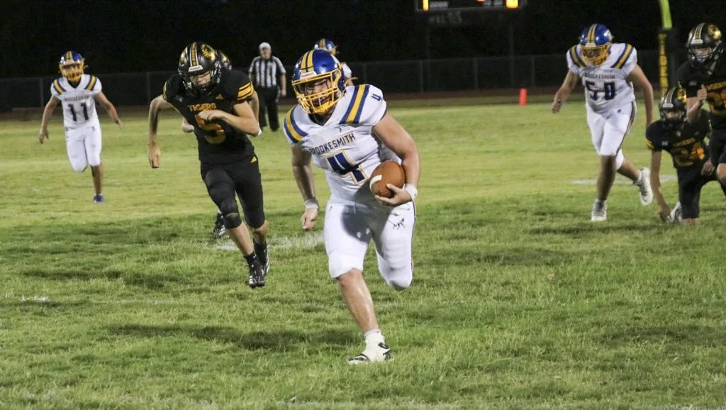 WEEK 6 GRIDIRON GLIMPSE: Light docket of action includes eight 6-man, two 11-man games